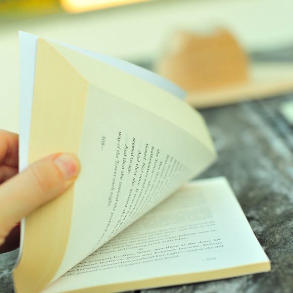 The Girl Who Drank the Moon Book by Kelly Barnhill Young Readers - Picture 3 of 5